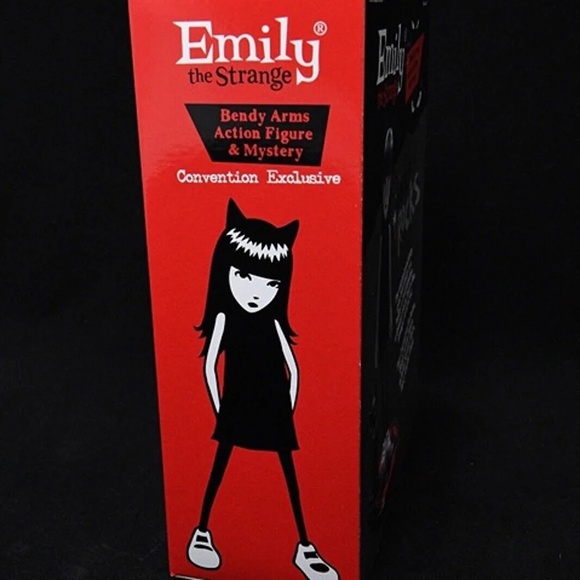 SDCC 2023 Exclusive Toynami Emily The Strange Bendy Action Figure Mystery Cat - Picture 3 of 6